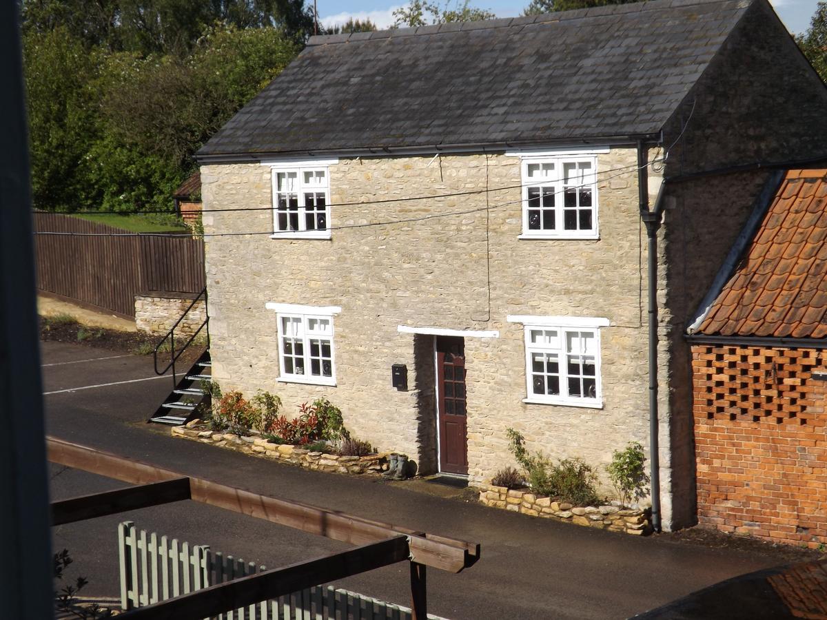 The Vane Arms Hotel Sudborough ภายนอก รูปภาพ